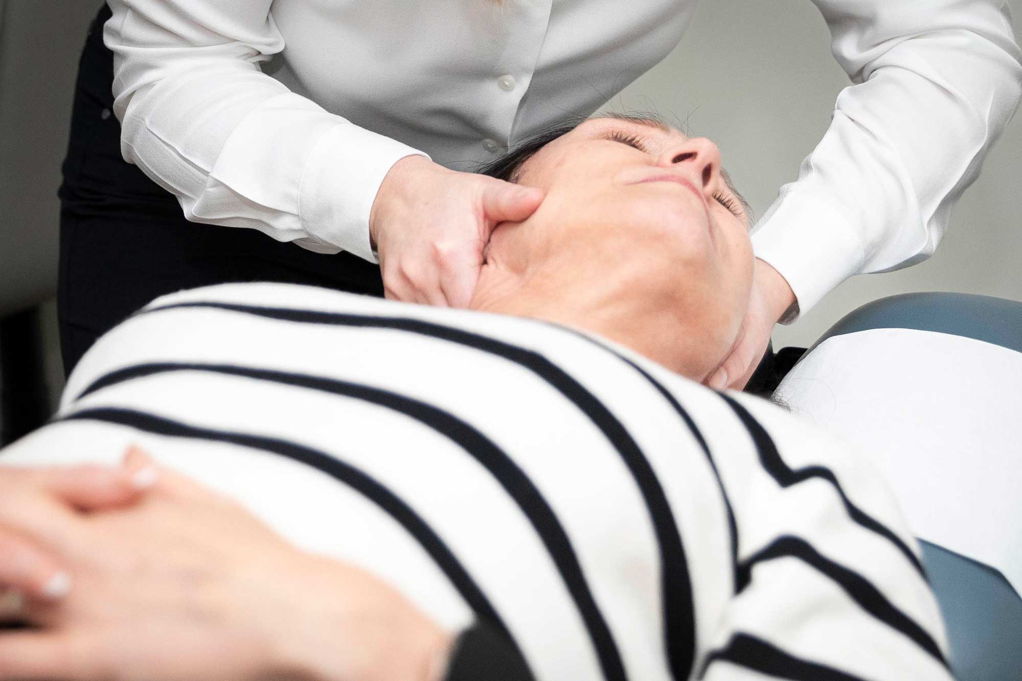 neck and back pain clinic essex southend on sea chiropractor backworks
